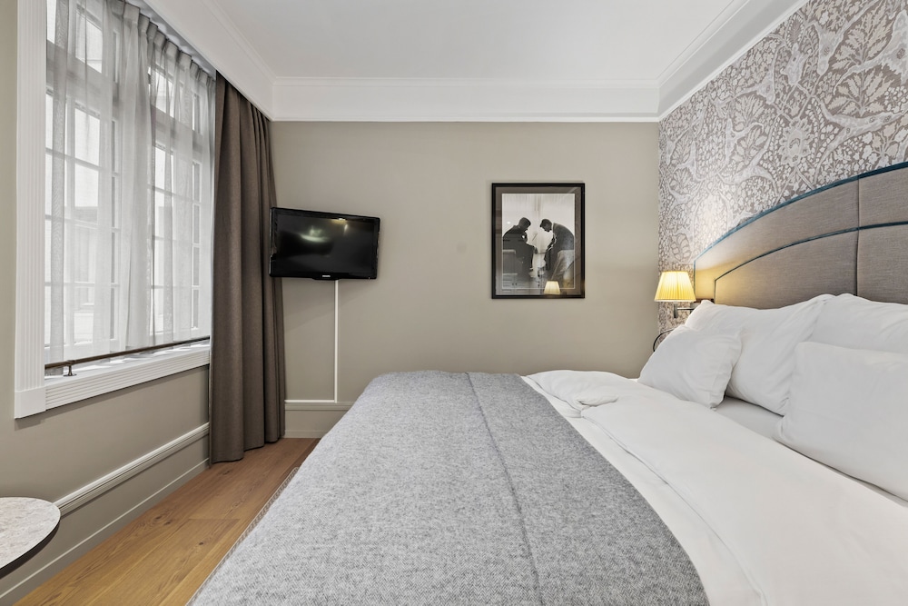SUPERIOR, DOUBLE BED