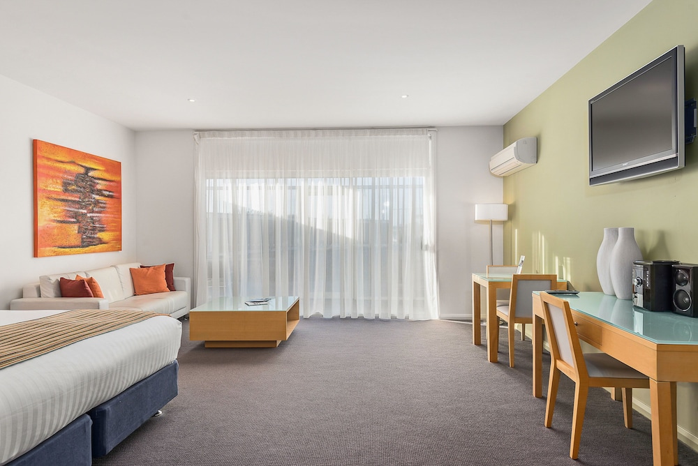 York Cove Hotel 40/59