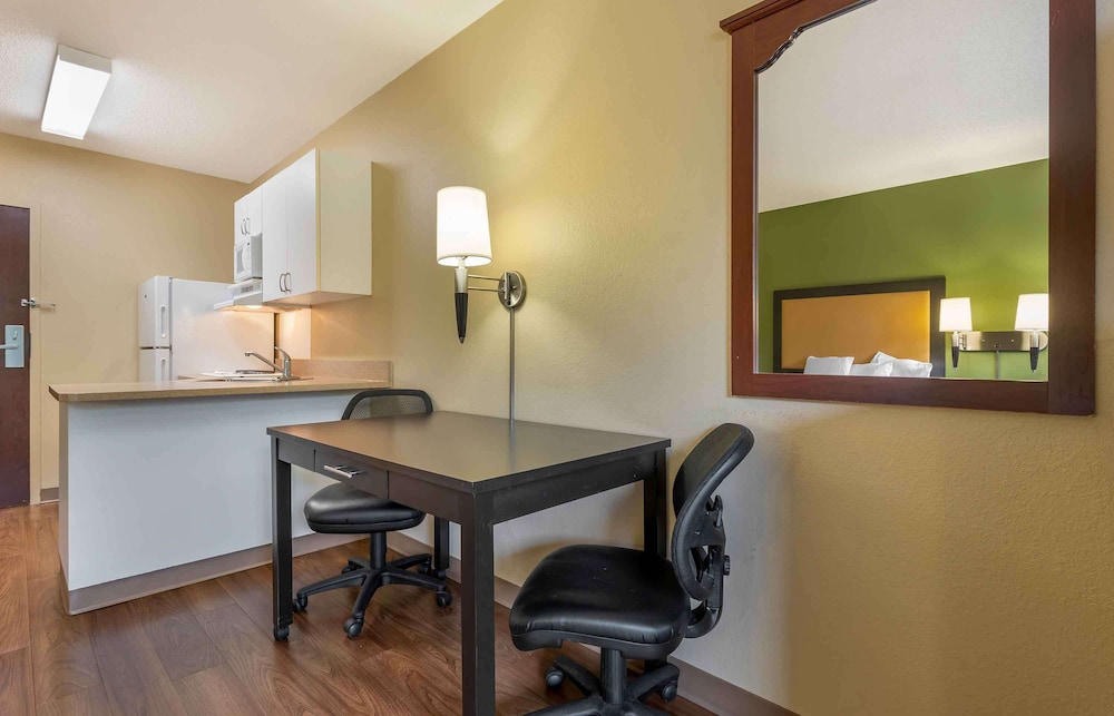 Extended Stay America Bloomington - Normal 41/48