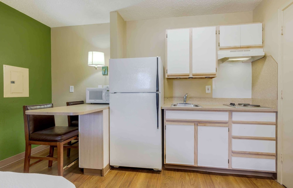 Extended Stay America Select Suites Denver Cherry Creek 7/55