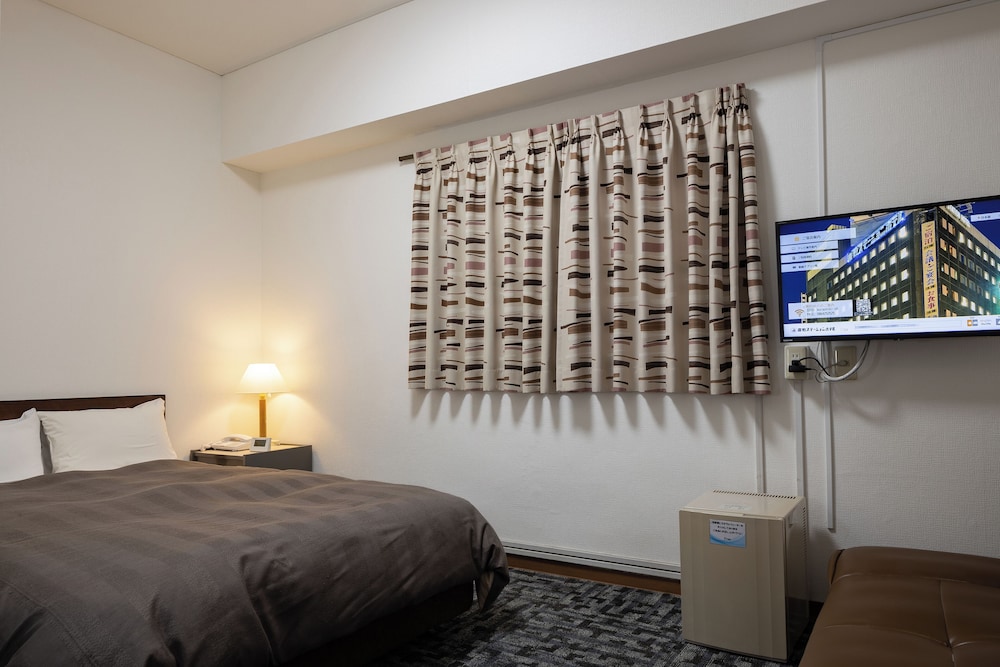 ROOM, DOUBLE BED