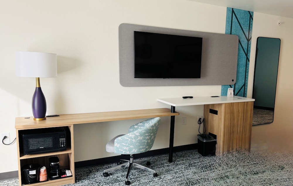 Sleep Inn & Suites Ashland City, TN 36/50