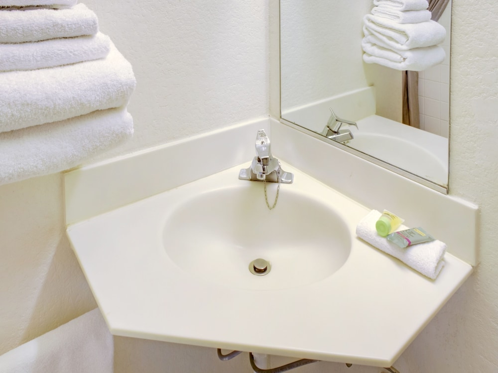 Travelodge by Wyndham Miles City 30/60