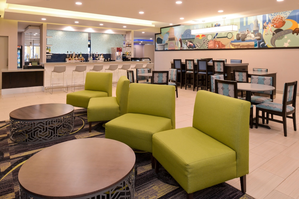 La Quinta Inn & Suites by Wyndham Indianapolis South 36/46
