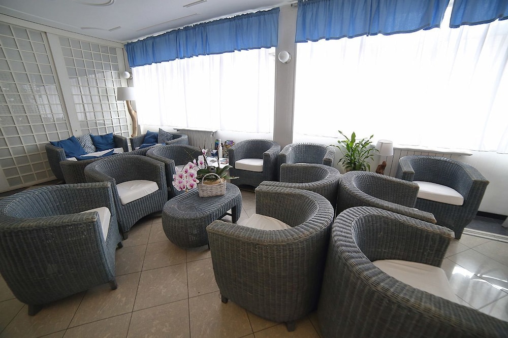 Hotel Villa Rosa 25/40