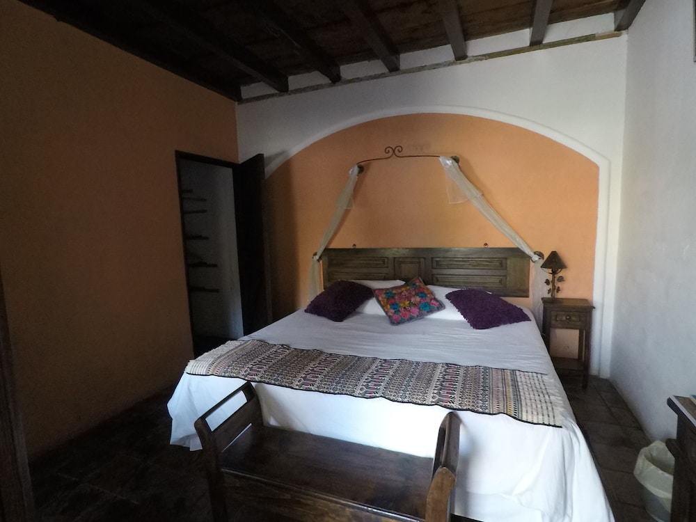 Hotel Monasterio 18/65