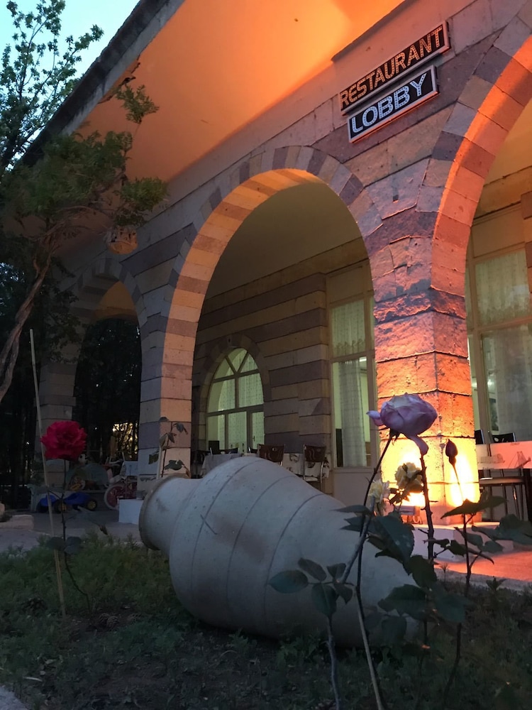 Yakut Hotel 36/50
