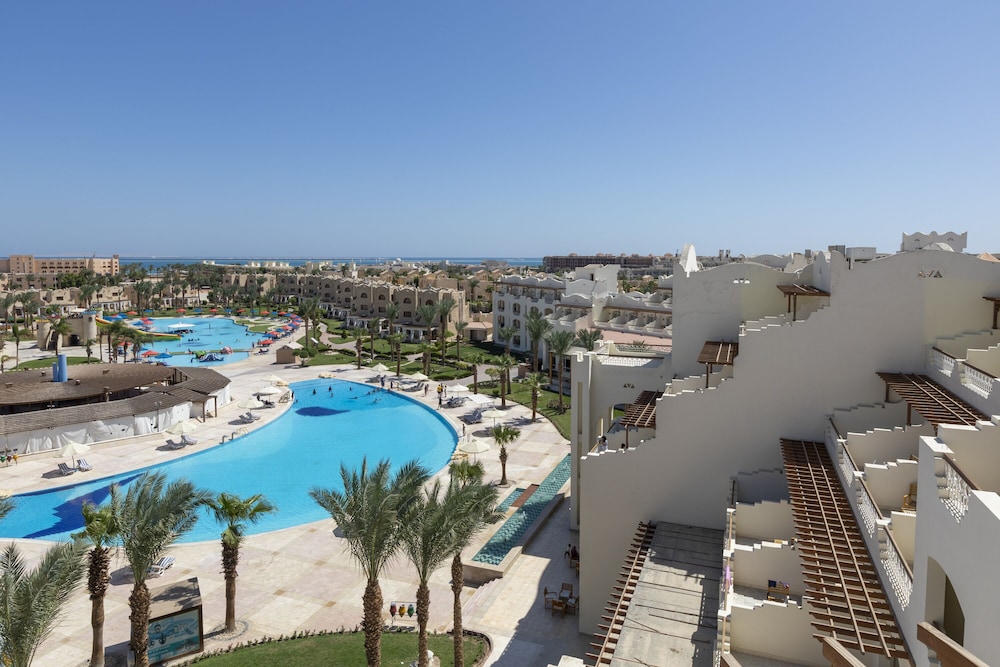 Royal Lagoons Aqua Park Resort And Spa 42/50
