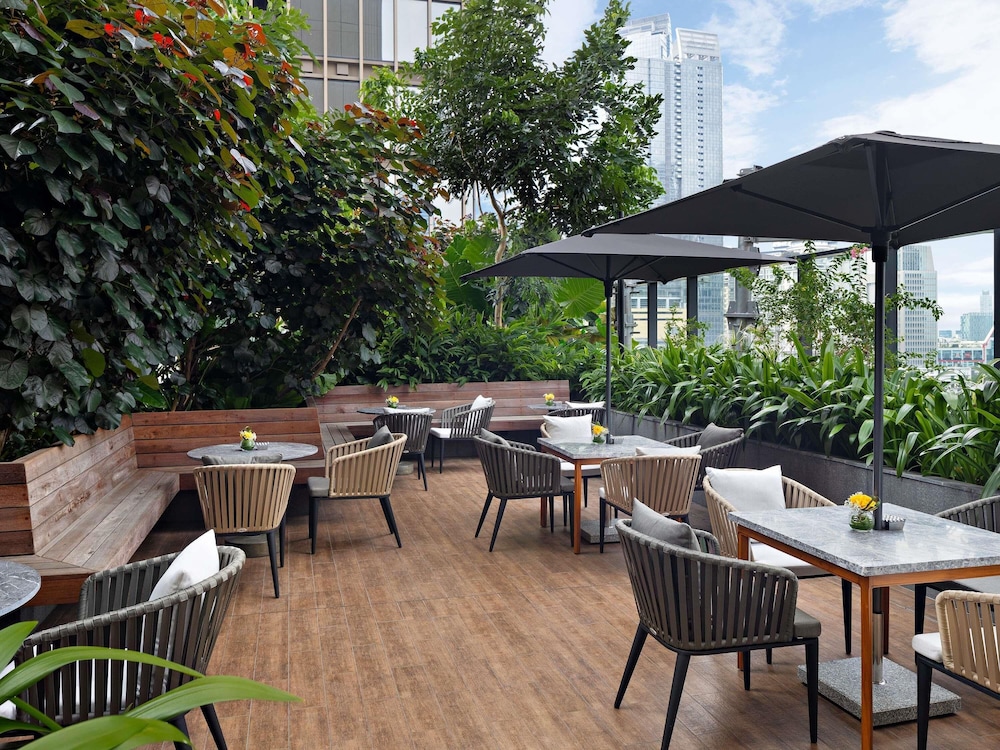 Swissotel Living Jakarta Mega Kuningan 35/50