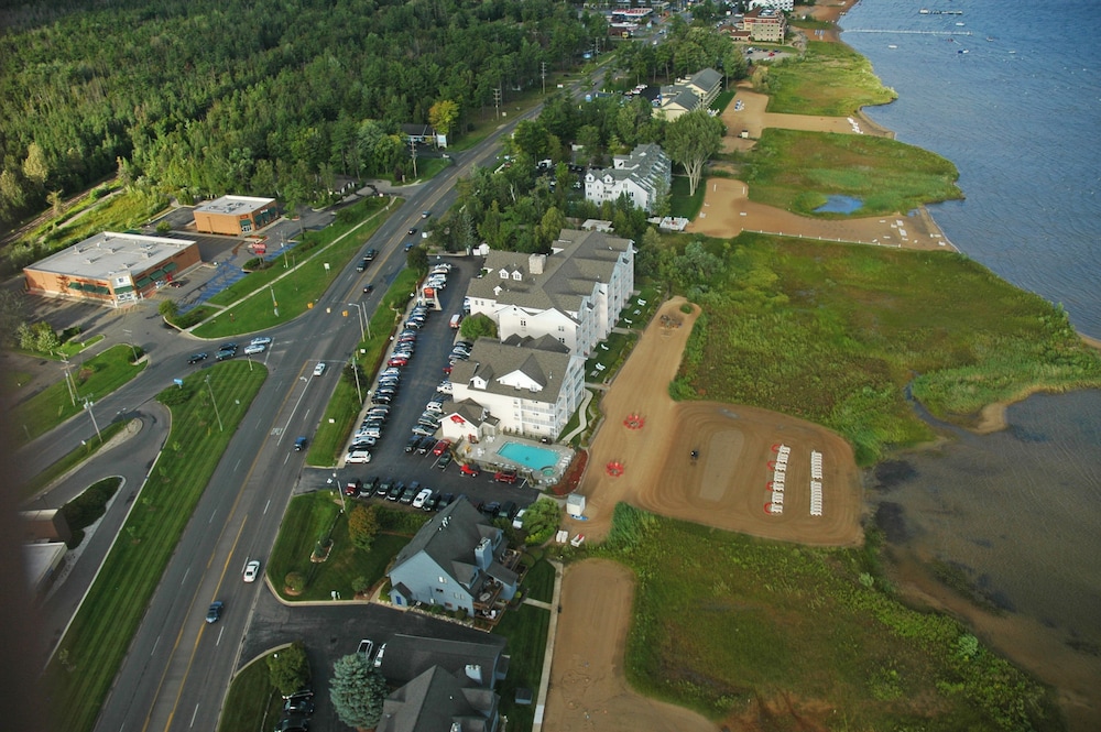 Cherry Tree Inn & Suites 41/51
