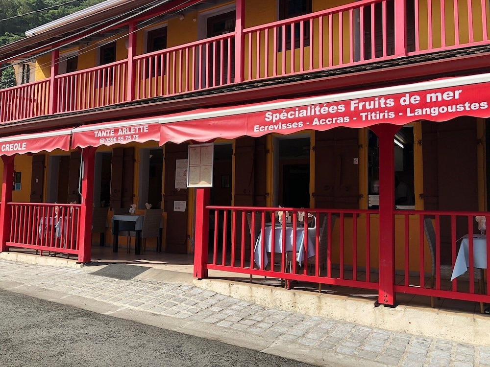 Tante Arlette Hotel 3/49