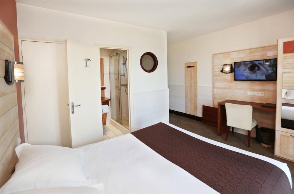 ALBA HOTEL 4/25