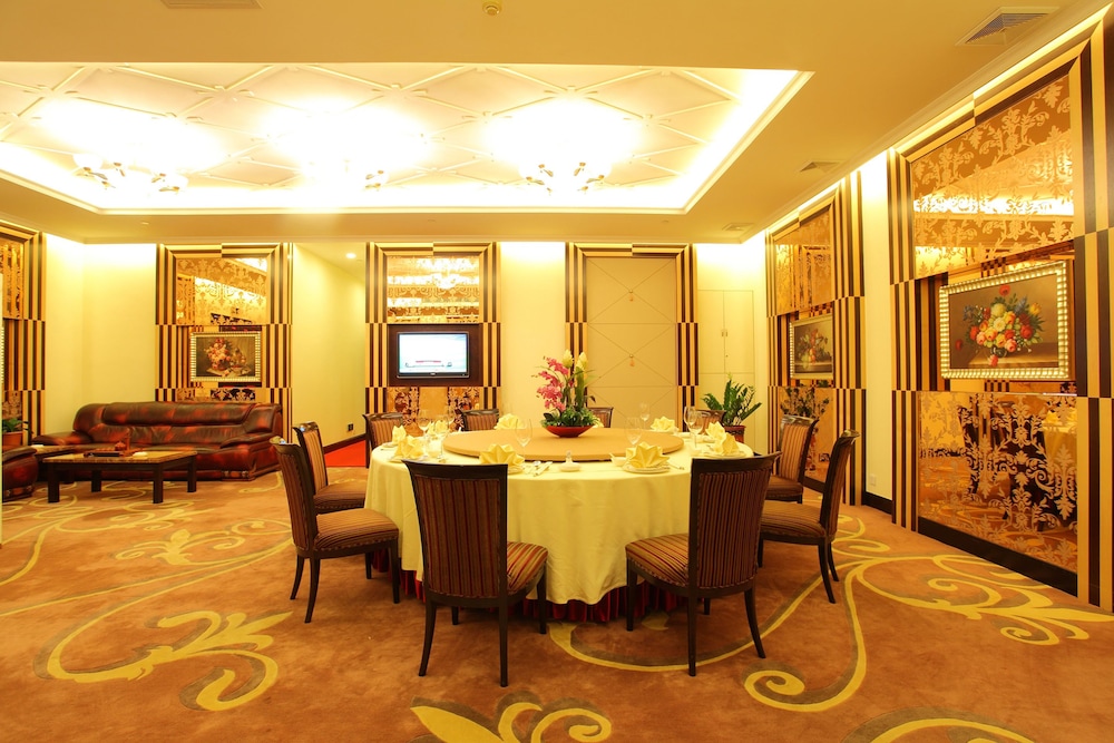 SHENZHEN LIDO HOTEL 45/55