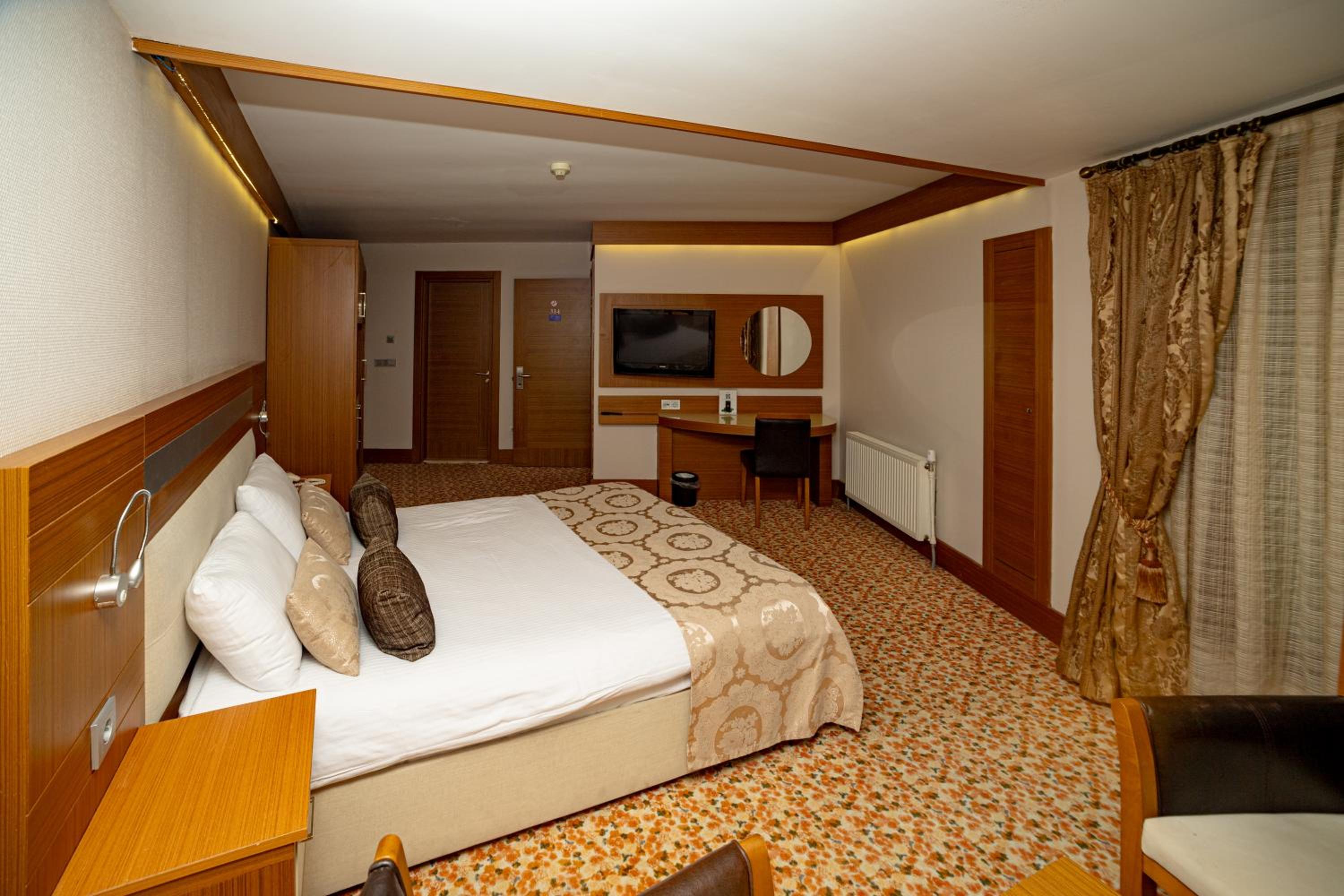 Budget, Double or Twin Bed