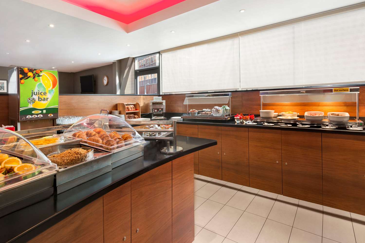 Ramada Encore by Wyndham Leicester City Centre 10/33