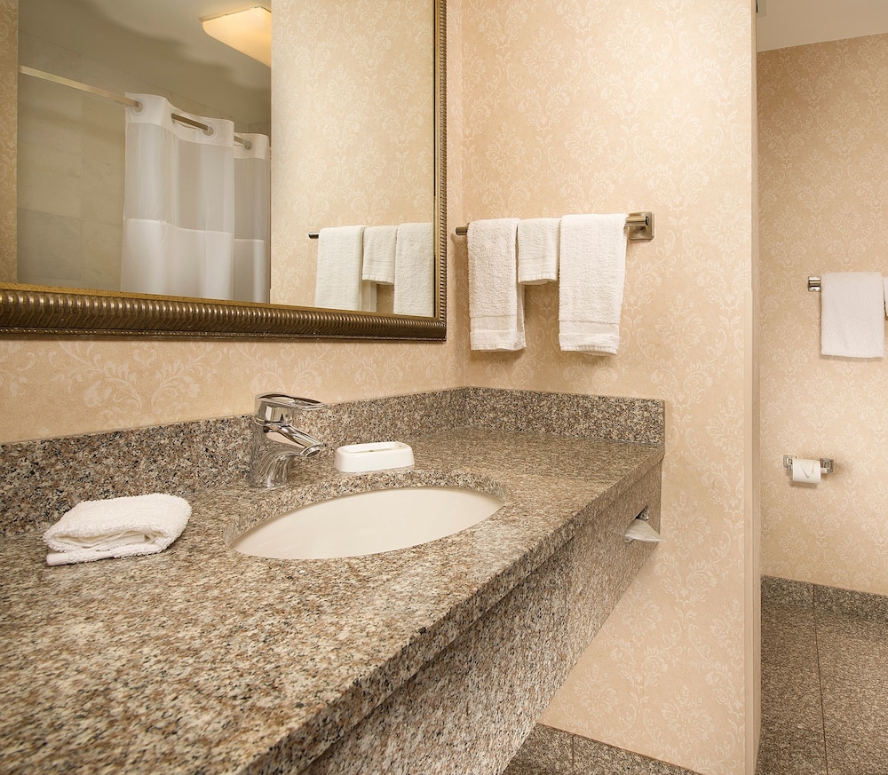 Drury Inn and Suites Columbus Grove City 48/50