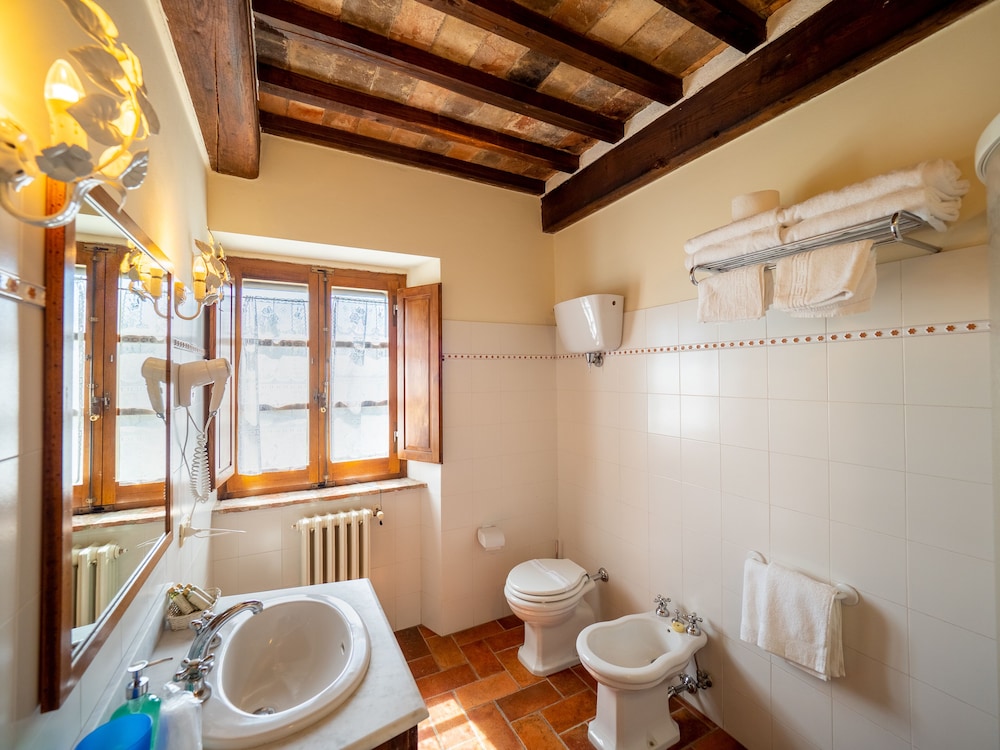 Borgo San Pietro 77/78