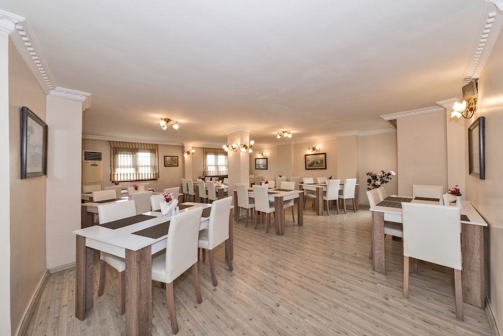VALIDE HOTEL 50/53