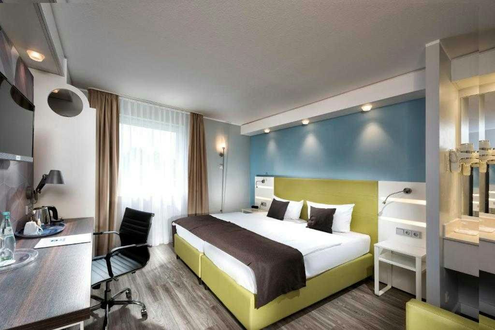 Peine Salzgitter Hotel by Belvilla 8/50