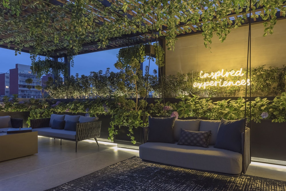THE AMSTERDAM LUXURY PLUS BY VIADORA 20/44