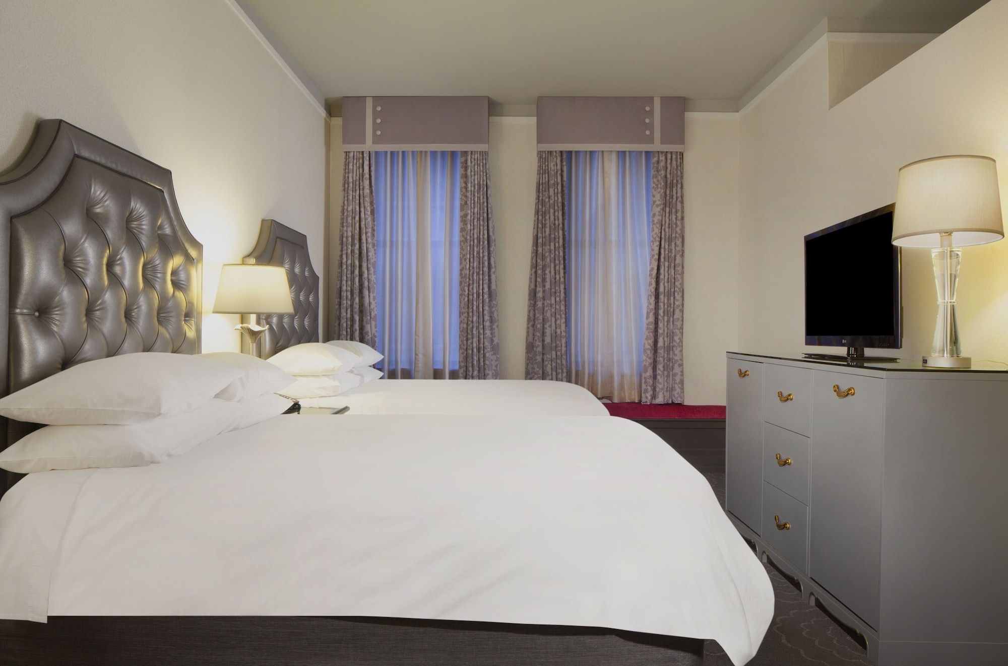 DELUXE, DOUBLE BED