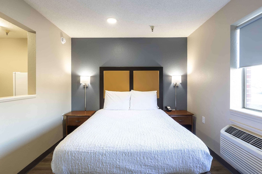 DELUXE, STUDIO, QUEEN BED, SOFA