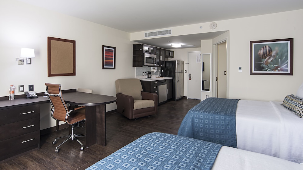 CANDLEWOOD SUITES QUERETARO JURIQUILLA 17/71