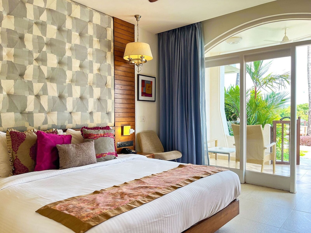 Room, King Bed, Sea Side