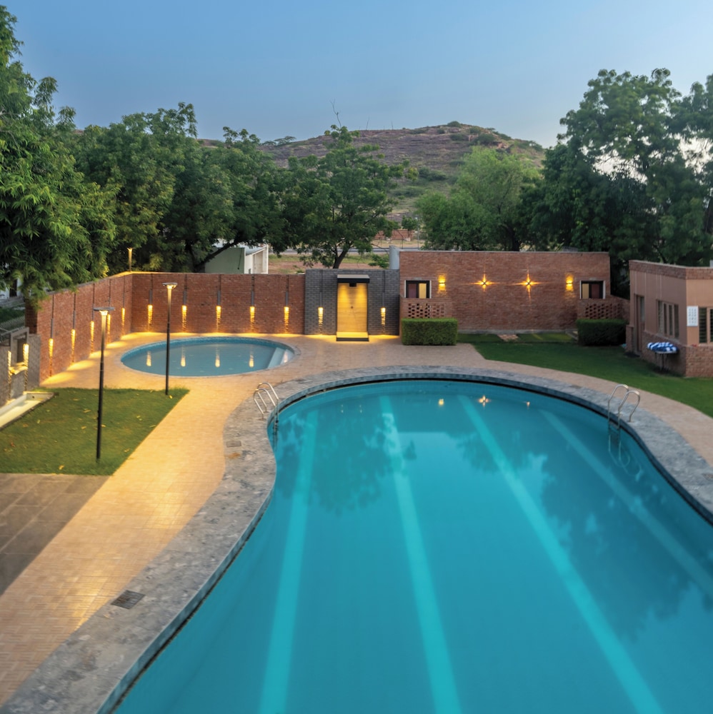 Lariya Resort 7/53