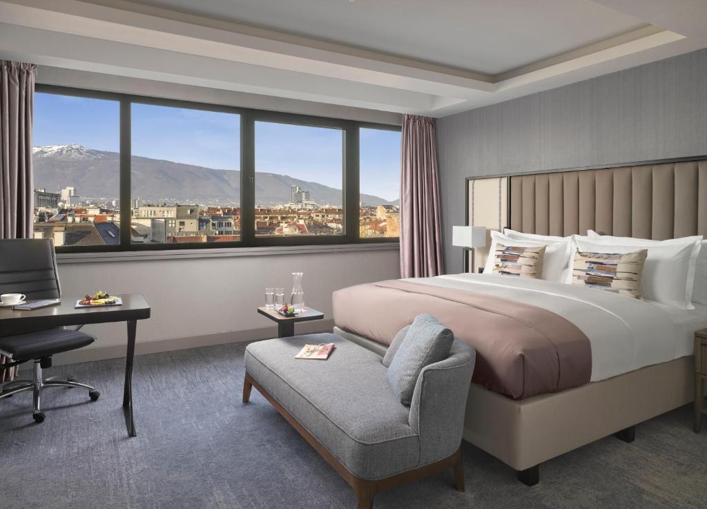 Classic, Double Bed, Mountain View