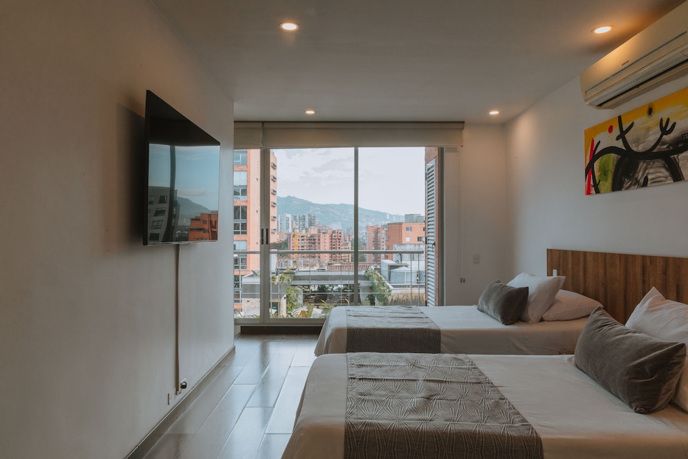 Travelers Apartamentos and Suites Orange Medellin 22/50