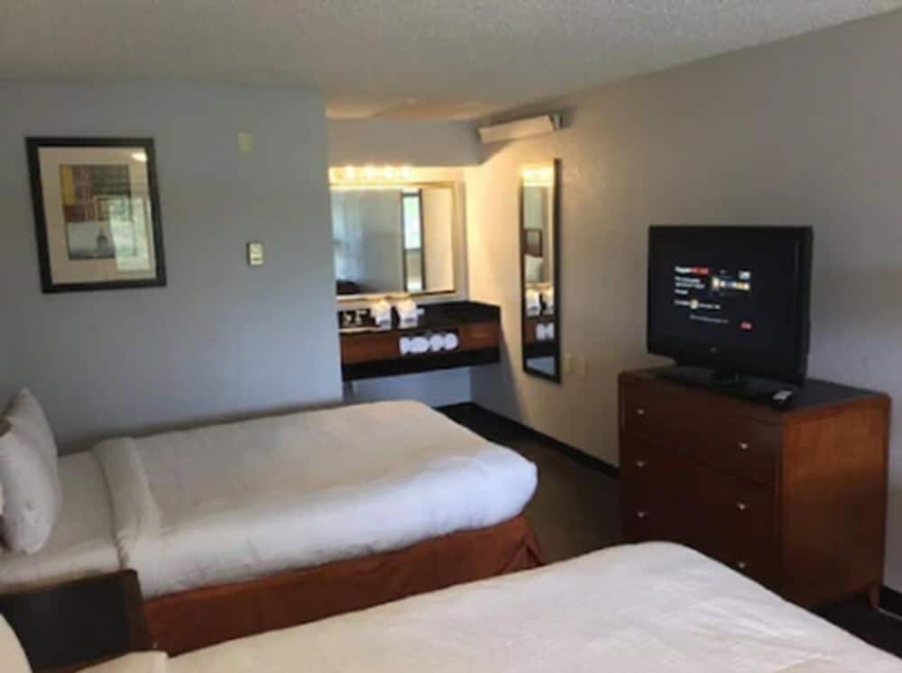 Extend A Suites Phoenix, AZ 28/55