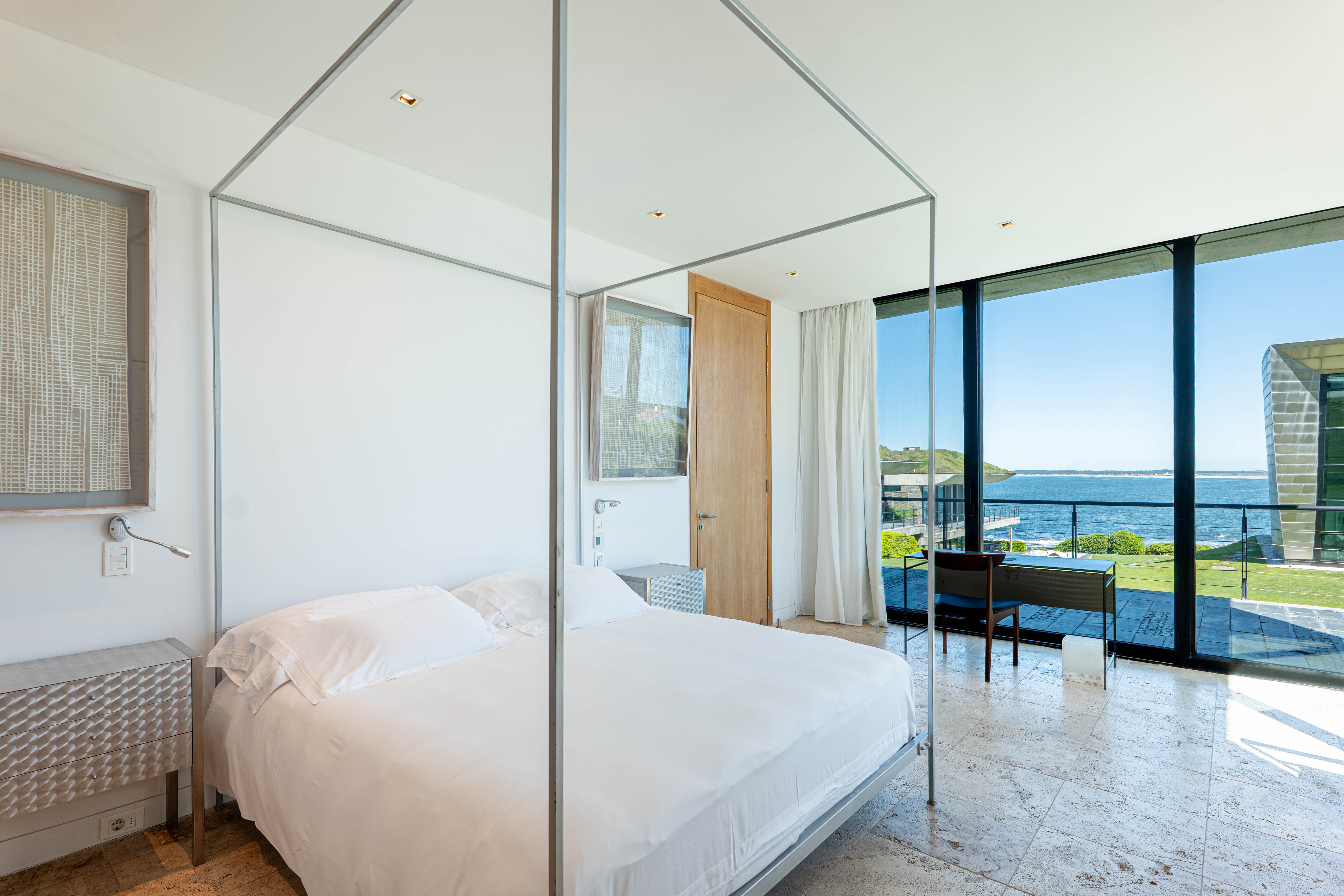 Playa Vik Jose Ignacio 10/30