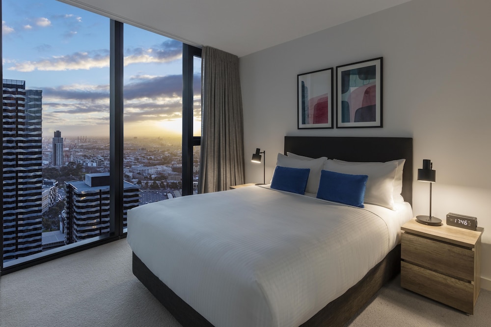 Avani Melbourne Central Residences 16/76