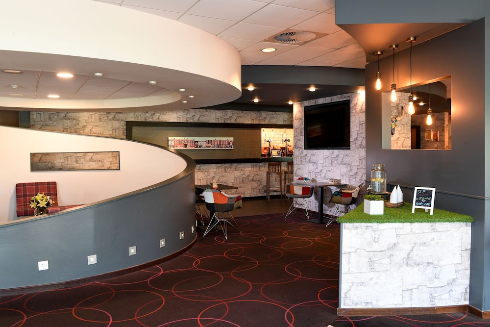 NOVOTEL MILTON KEYNES 11/74