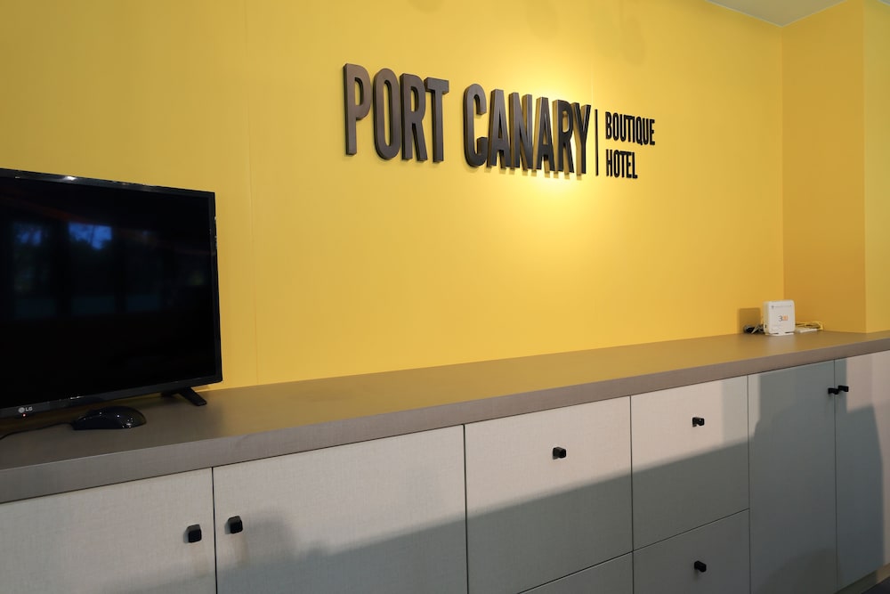 Port Canary Hotel 6/49