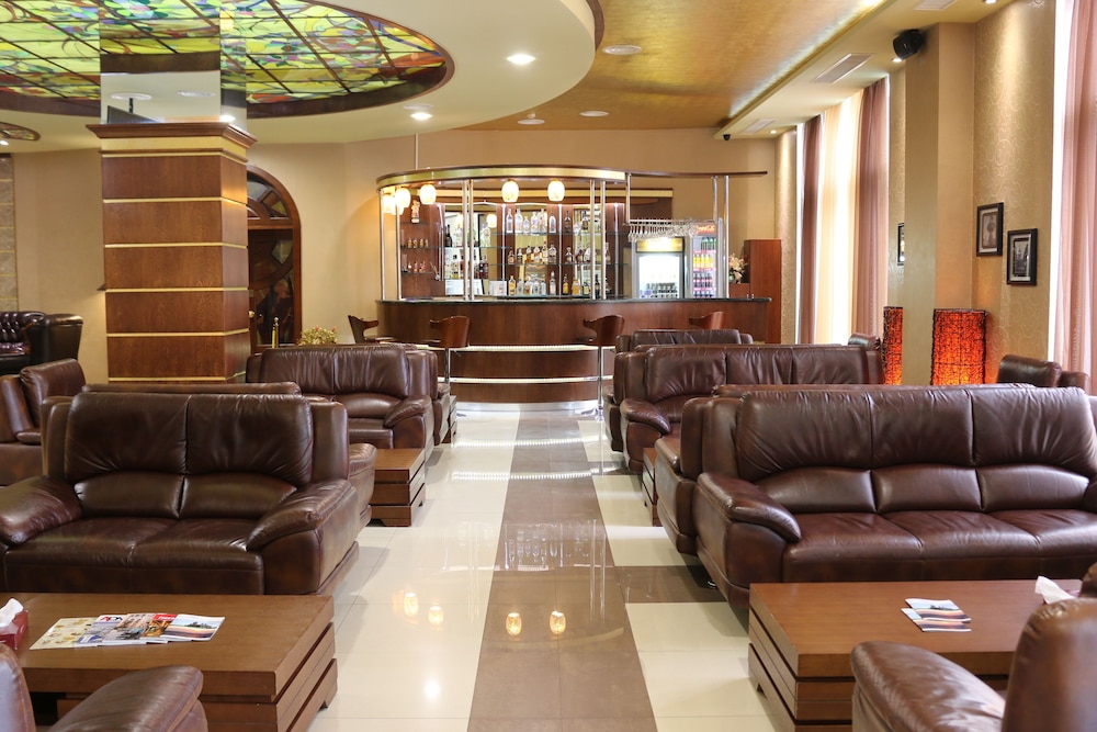 Nairi Hotel 50/68