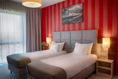 Room, Twin Beds