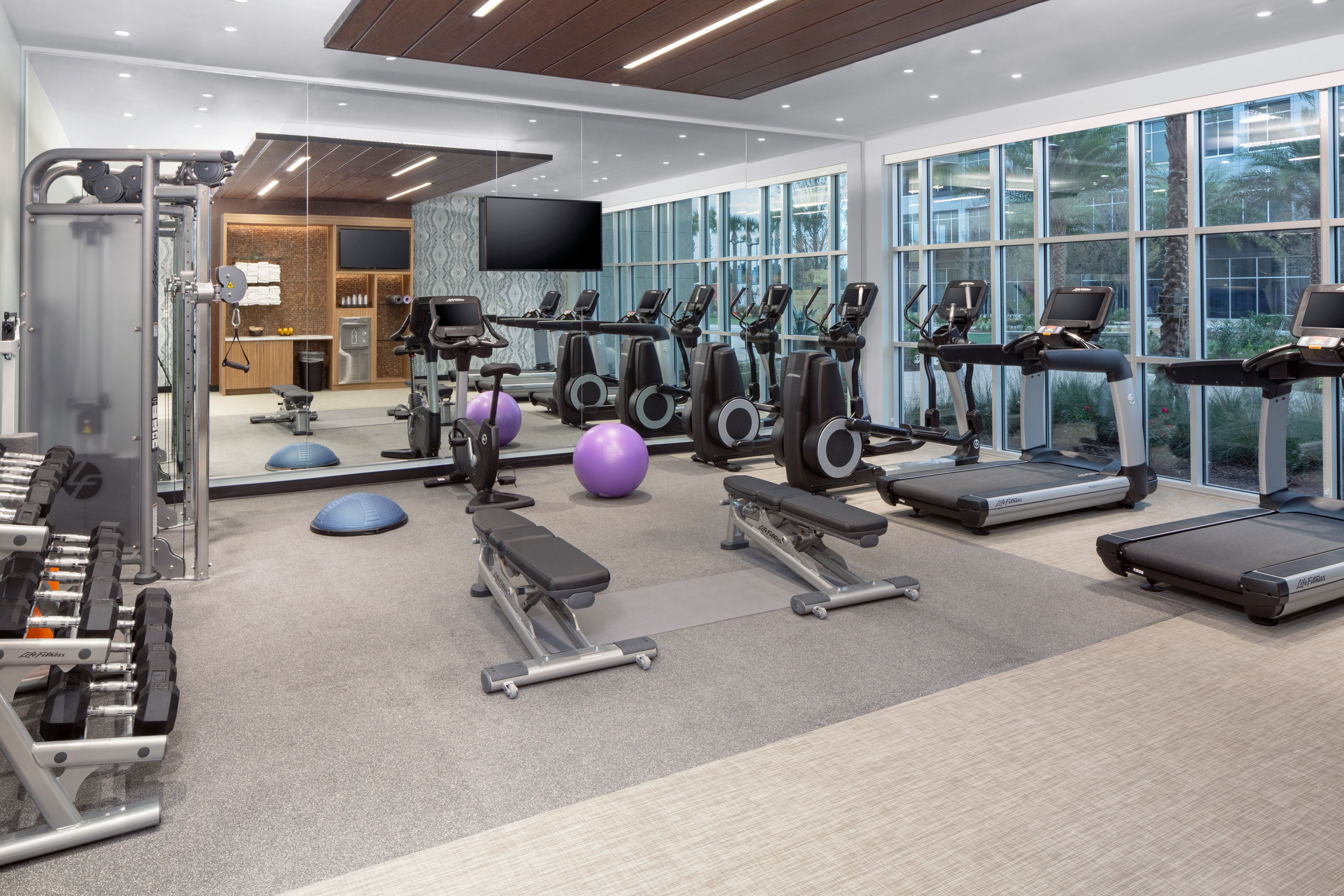 Hotel Indigo Gainesville-Celebration Pointe 31/71
