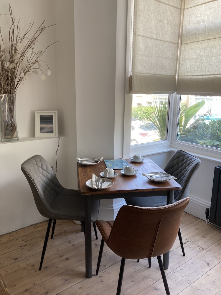 Summer Breeze Guest House - B&B 37/42