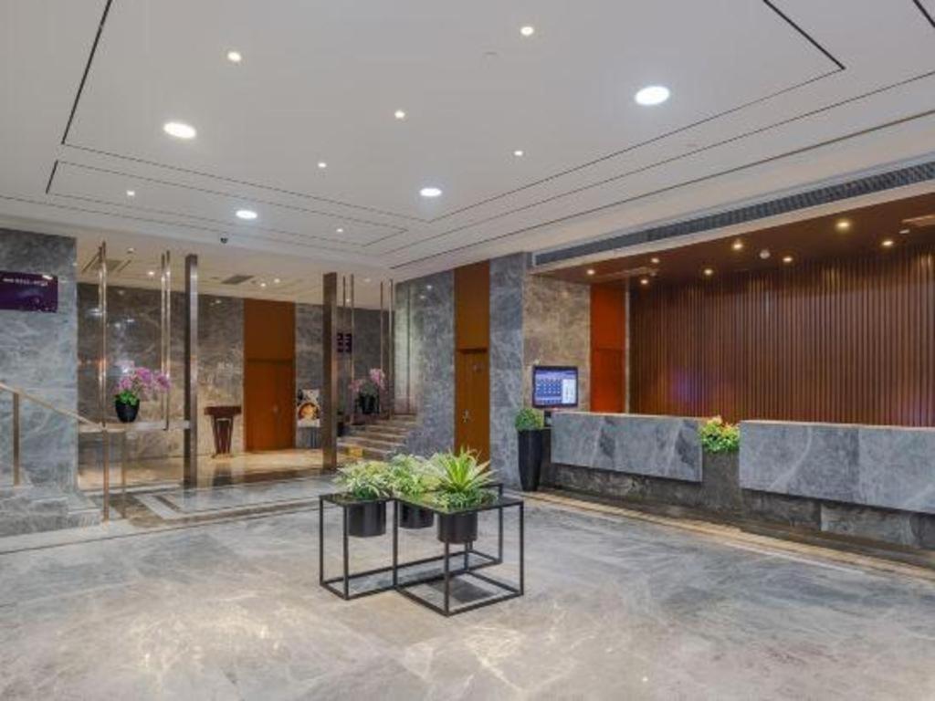 Yitel (Shanghai Hongqiao Linkong Industrial Park, Songhong Road Metro Station) 10/50