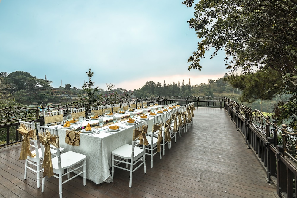 Lido Lake Resort by MNC Hotel in Cigombong