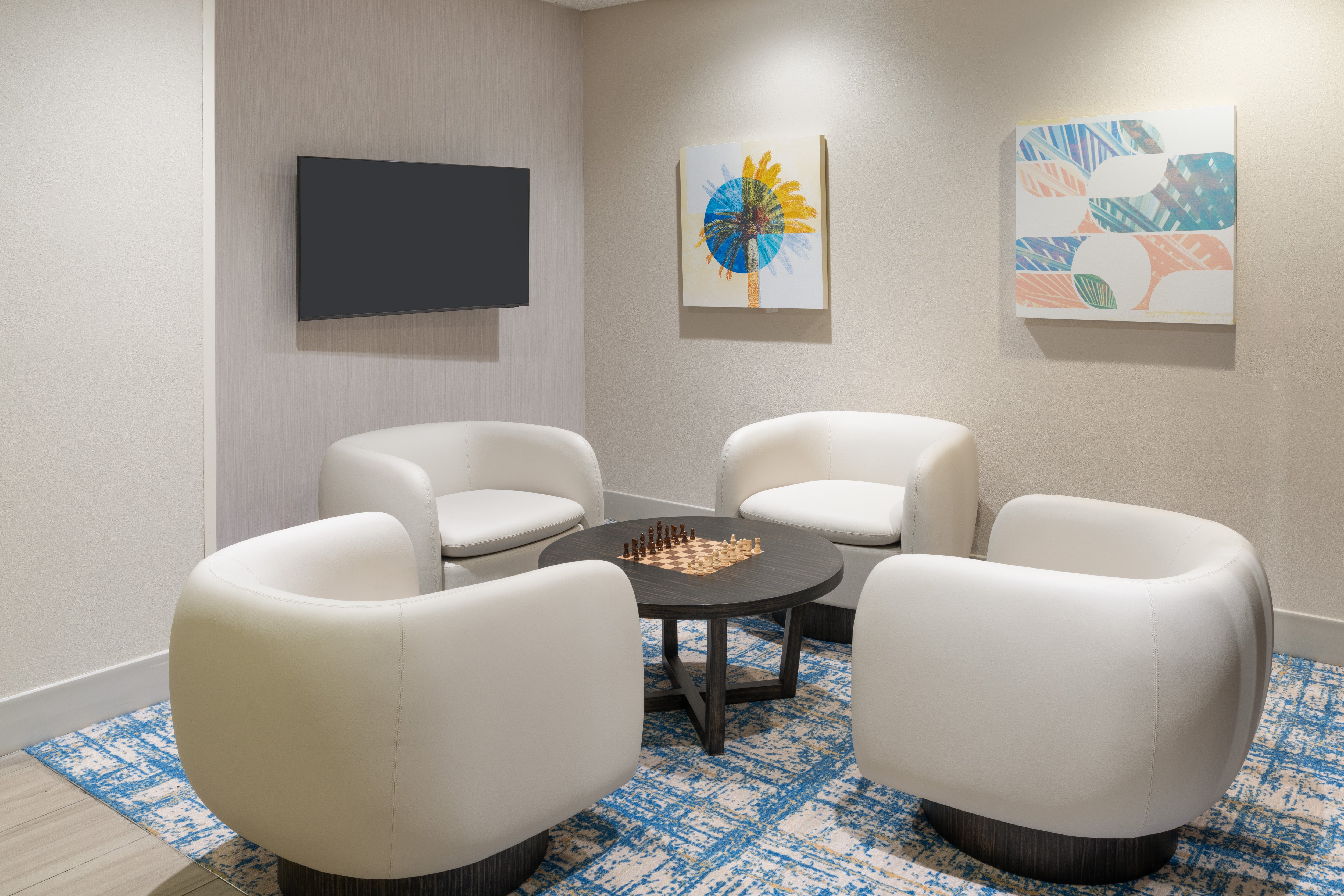 Holiday Inn Express And Suites Orlando International Airport 50/62