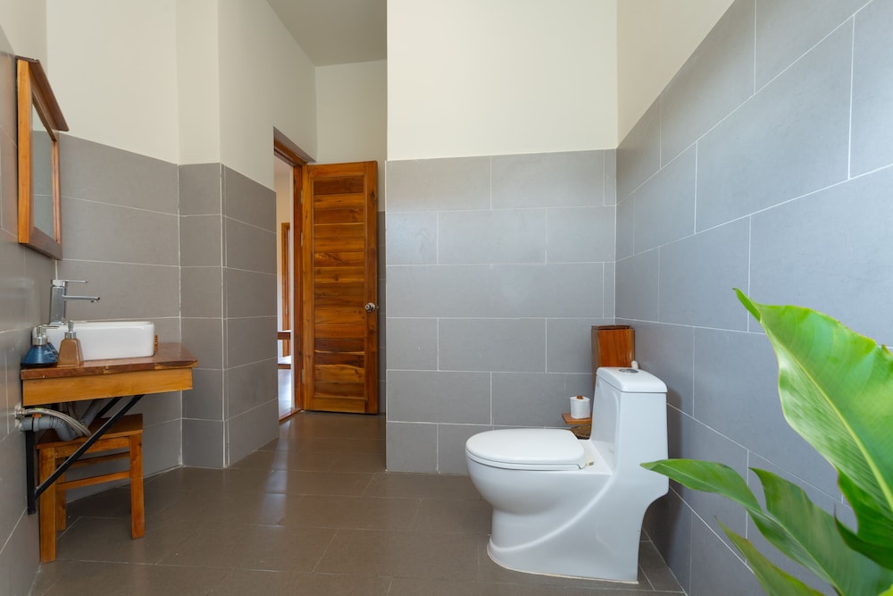 Bauhinia Resort 50/50