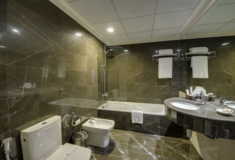 JUNIOR SUITE, STUDIO, KING BED