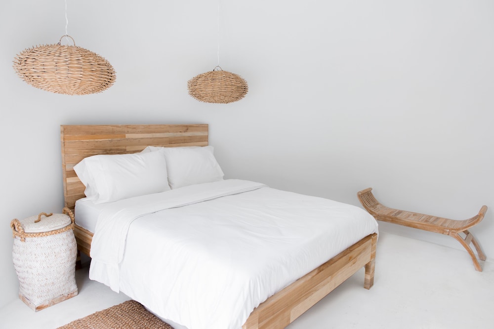 Igloo Beach Lodge 16/36