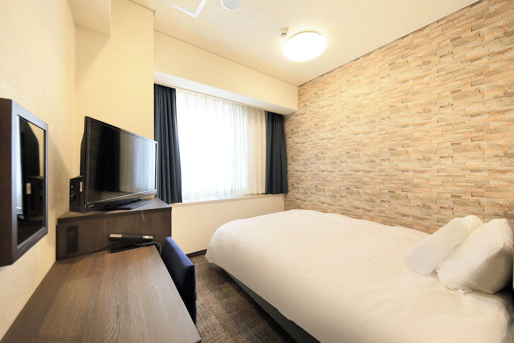 SEMI ROOM, SEMI DOUBLE BED