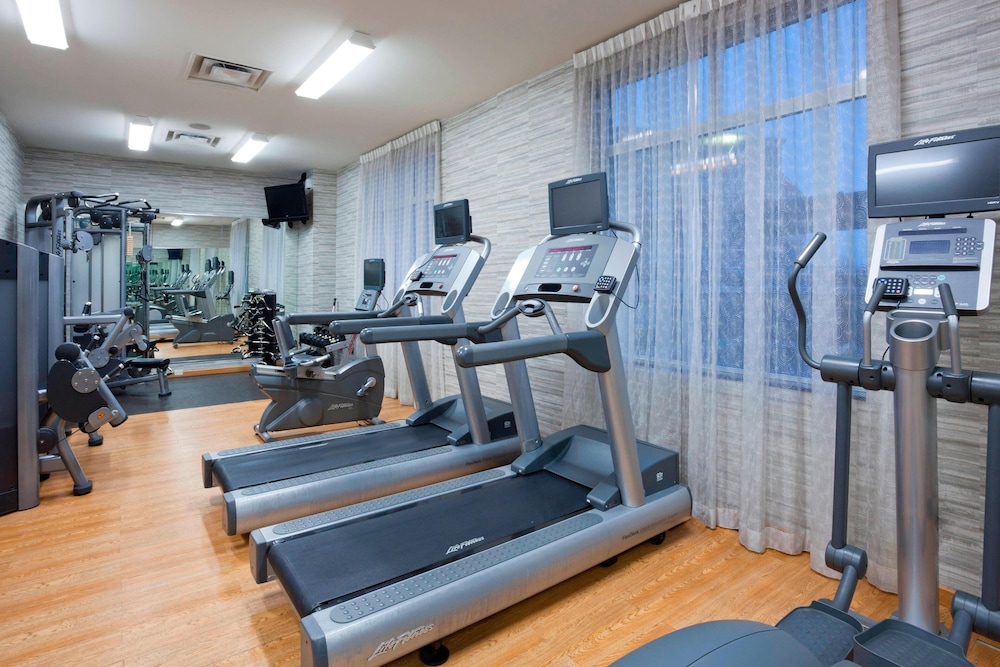 Courtyard by Marriott Minneapolis Maple Grove/Arbor Lakes 33/70