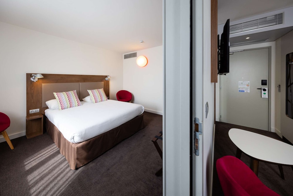 Standard, 2 Double Beds, CAMPANILE LIMOGES CENTRE - GARE 8/10
