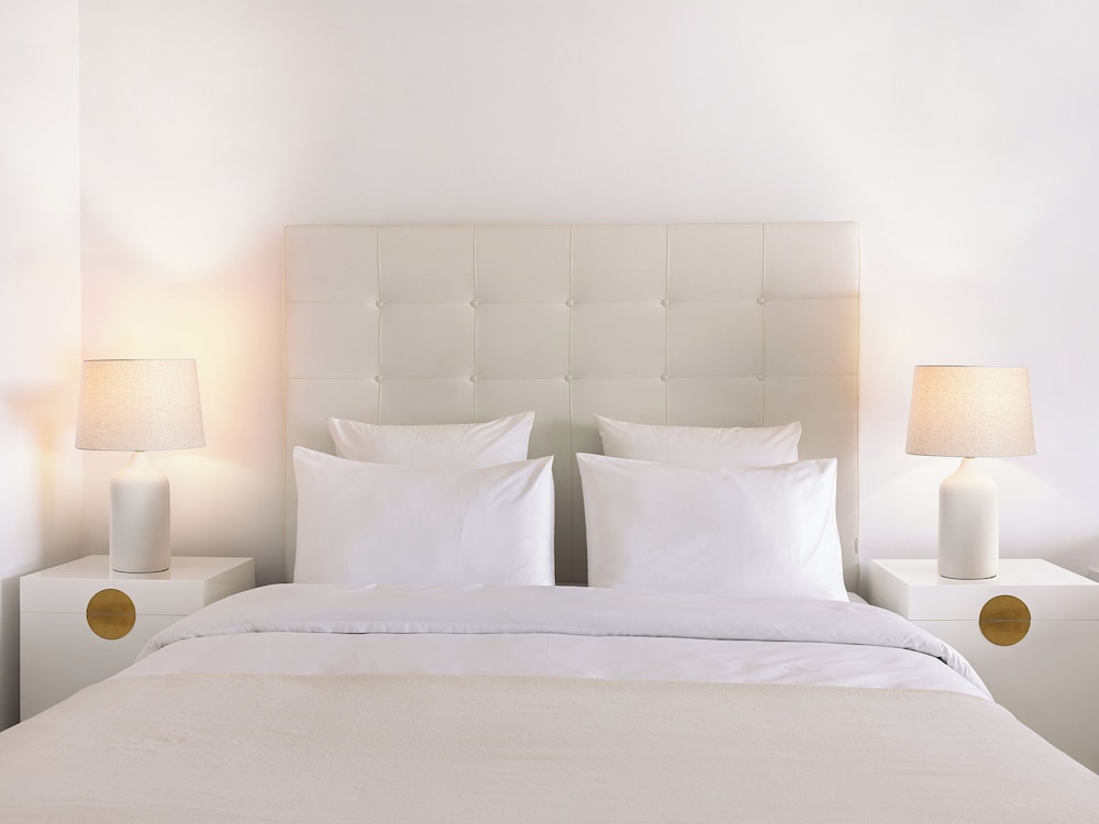 Family Suite, King Bed, Sea Front, 2 Sofa